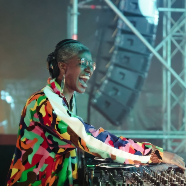 DJ Paulette