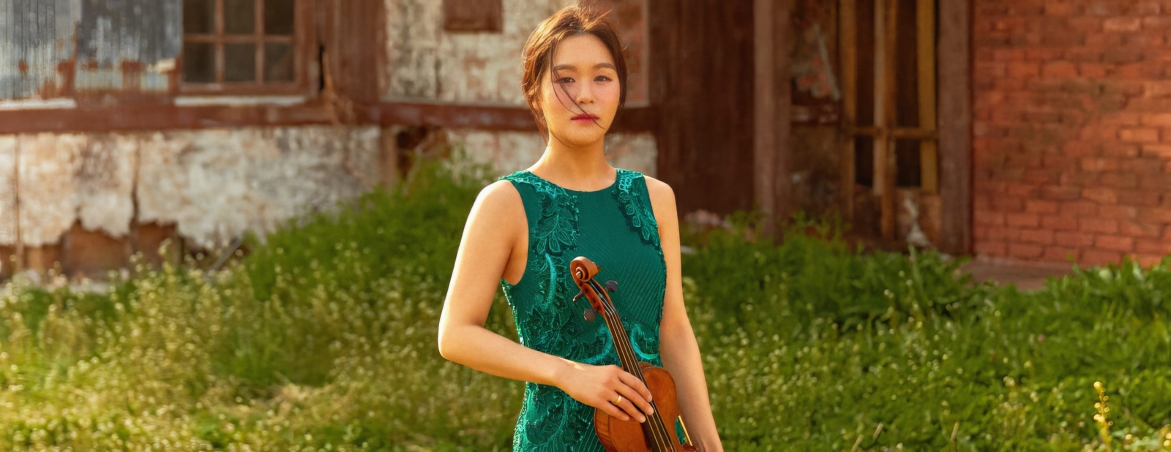 Esther Yoo