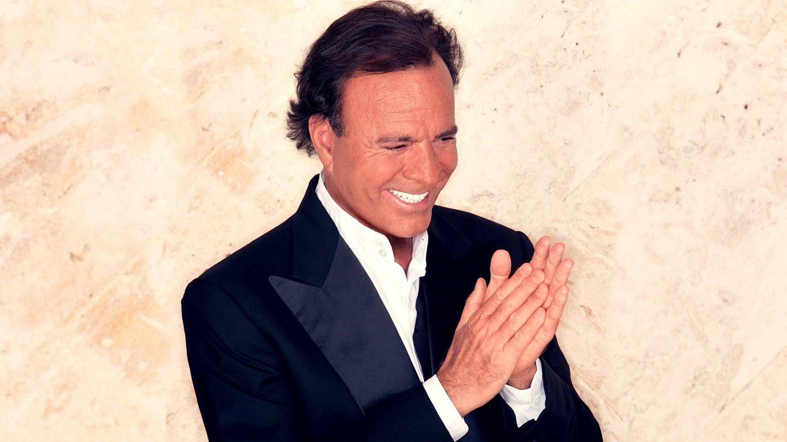 Julio Iglesias Concert Tickets And Tour Dates Platinumlist Julio Iglesias Concert Tickets And Tour Dates Platinumlist