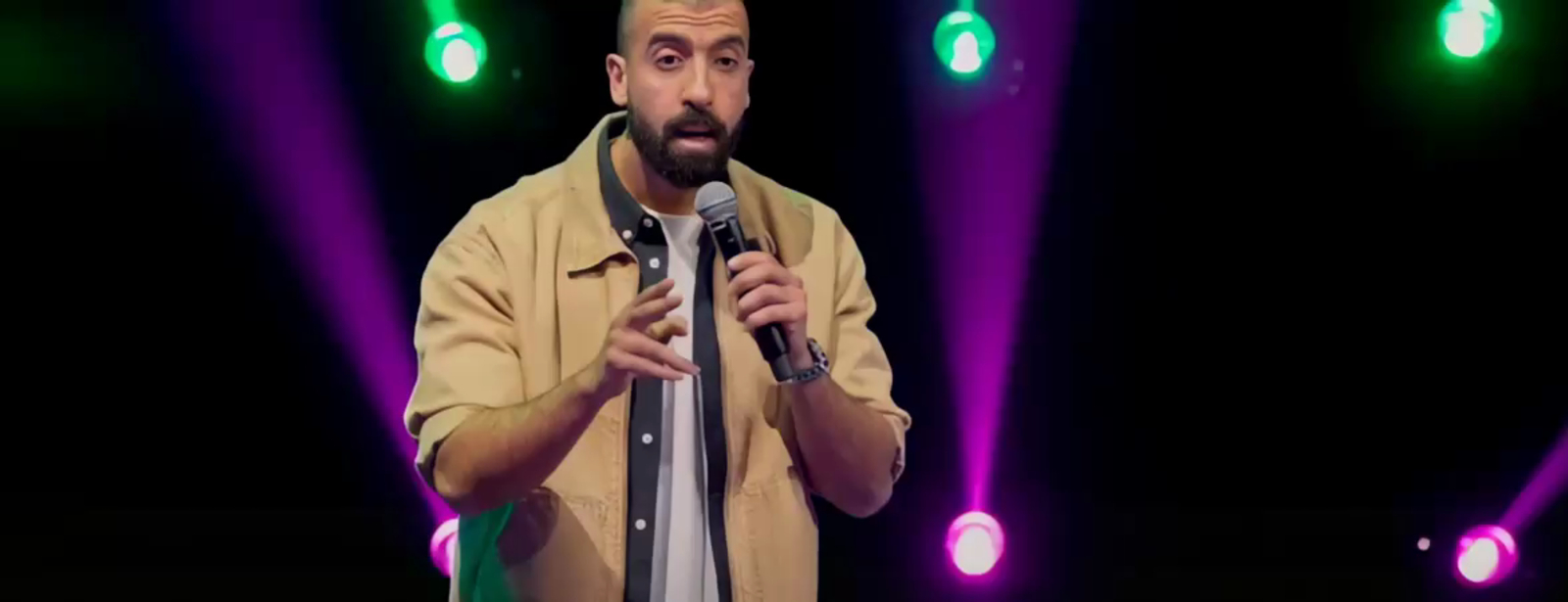 Crowd Gigs By Mohamed Helmy at New Covent Garden Theatre