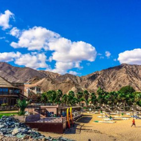 Photo from Snoopy Island See-through Kayak Experience in Fujairah: Gallery Photo zv5jbn