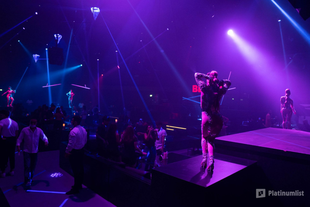 BLACK presents NOIR w/ Yann Turner & DJ Slim в Дубай: Галерея фото 387ojn