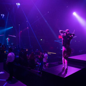 BLACK presents NOIR w/ Yann Turner & DJ Slim в Дубай: Галерея фото 387ojn