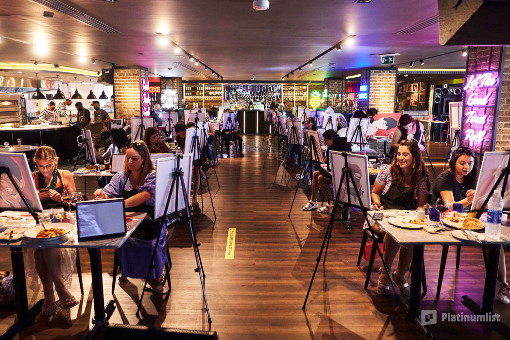 ARTfem guided painting workshop in Dubai: Gallery Photo 3ygo03