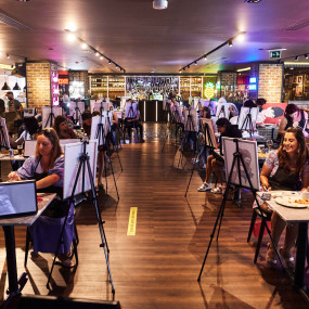 ARTfem guided painting workshop in Dubai: Gallery Photo 3ygo03