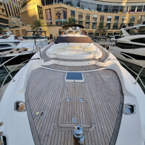 Photo from NYE Yacht Party in Dubai: Gallery Photo zox50z