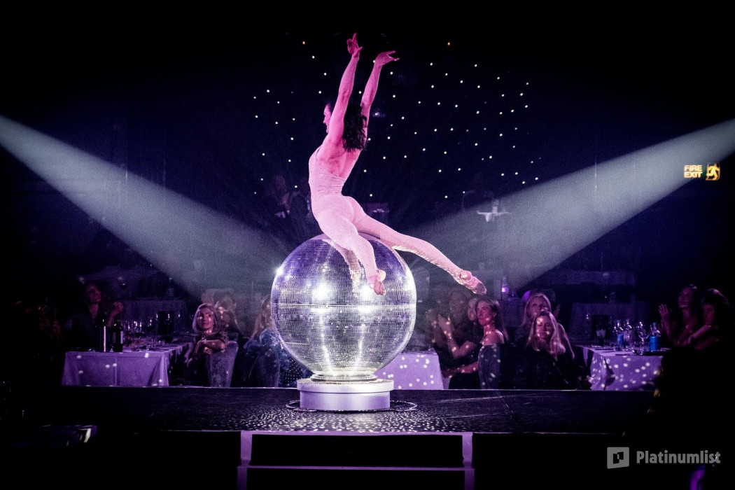 35624z استديو الصور :دبي في نادي كابريه لندن