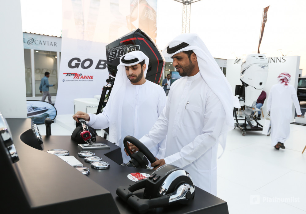 385qq3 استديو الصور :دبي في Dubai International Boat Show