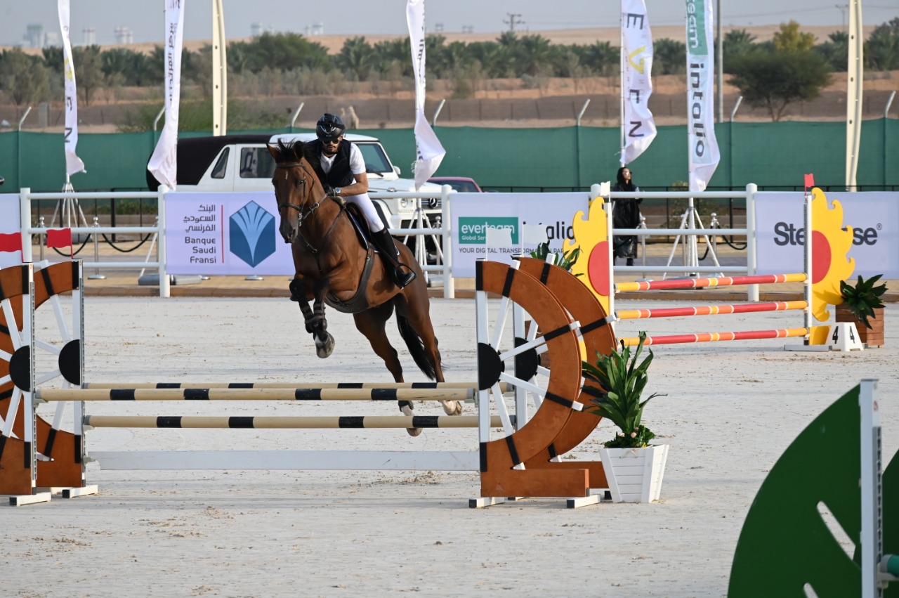 Photo from بطولة كأسي أمير منطقة الرياض والاتحاد السعودي للفروسية لقفز الحواجز in الرياض: Gallery Photo 3p9yyn