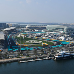 Photo from سباق فورمولا 1 جائزة أبو ظبي الكبرى 2022 in أبوظبي: Gallery Photo n2kern