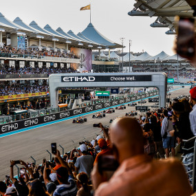 Photo from سباق فورمولا 1 جائزة أبو ظبي الكبرى 2022 in أبوظبي: Gallery Photo 3r9gk3