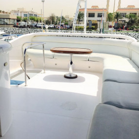 Private Luxury Yacht Cruise Rental in Dubai: Gallery Photo 38y6qn