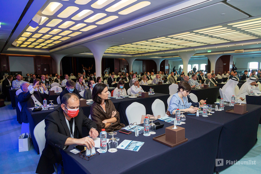 3e5oy9 استديو الصور :دبي في القمة العالمية لليخوت الفاخرة في دبي