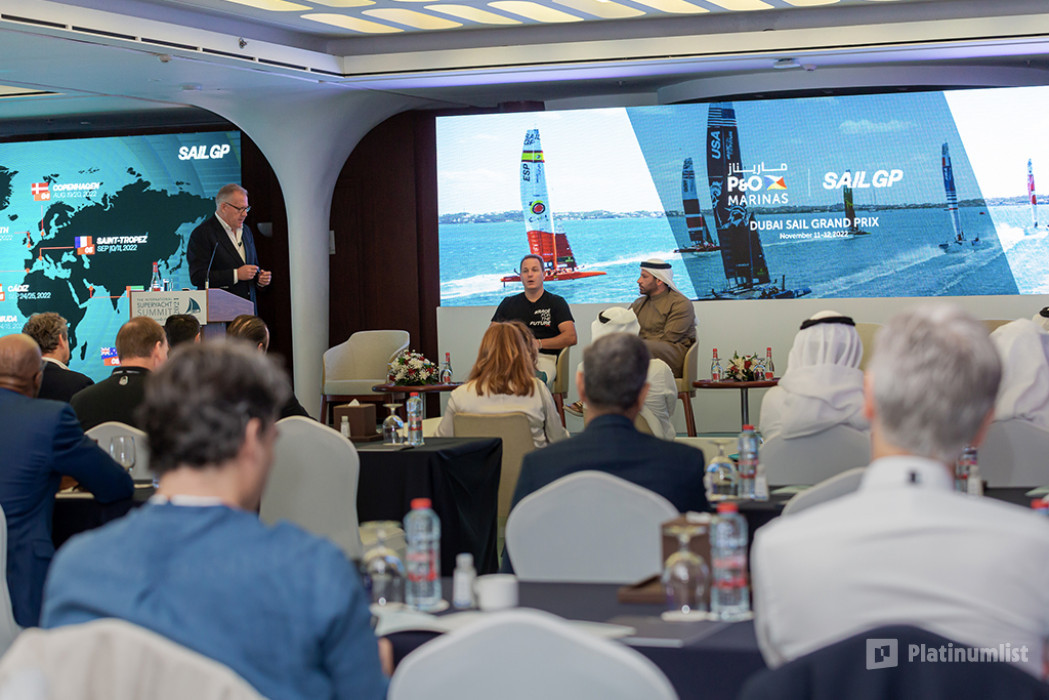 3r5jgk استديو الصور :دبي في القمة العالمية لليخوت الفاخرة في دبي