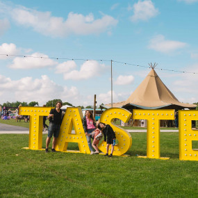 Taste of Dubai in Partnership With Philips in Dubai: Gallery Photo zw555e Taste of Dubai in Partnership With Philips in Dubai: Gallery Photo zw555e