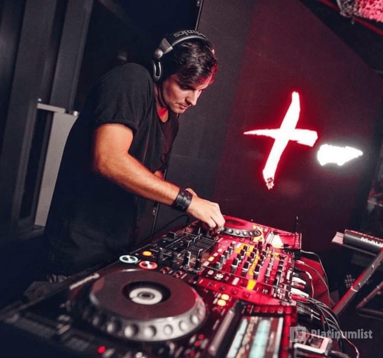 gzmvpz استديو الصور :دبي في Plus Minus w / Ten Walls (LIVE) gzmvpz استديو الصور :دبي في Plus Minus w / Ten Walls (LIVE)