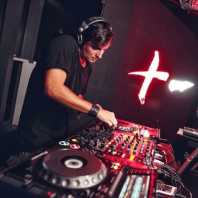 Plus Minus w / Ten Walls (LIVE) in Dubai: Gallery Photo gzmvpz Plus Minus w / Ten Walls (LIVE) in Dubai: Gallery Photo gzmvpz