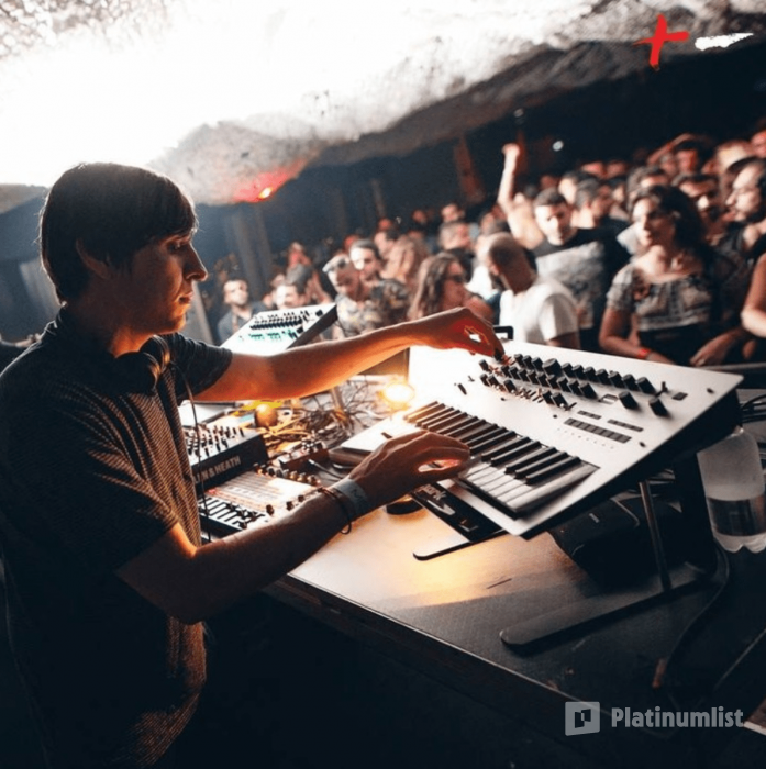 7z9g1n استديو الصور :دبي في Plus Minus w / Ten Walls (LIVE) 7z9g1n استديو الصور :دبي في Plus Minus w / Ten Walls (LIVE)