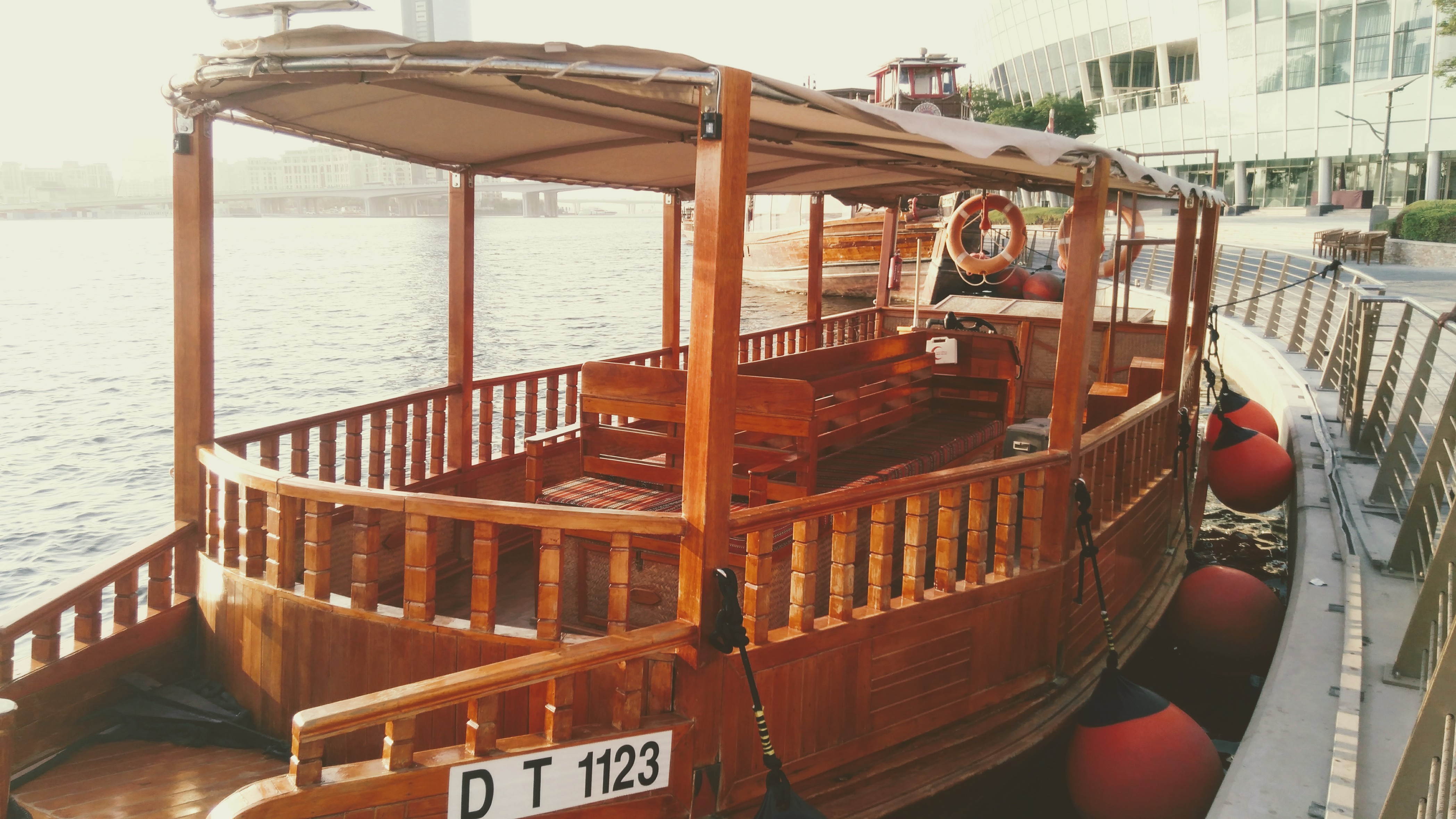 Photo from رحلة بحرية لمدة ساعة في برج خليفة وقناة العبرة in دبي: Gallery Photo 38ye6n