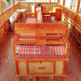 Photo from رحلة بحرية لمدة ساعة في برج خليفة وقناة العبرة in دبي: Gallery Photo zg467z