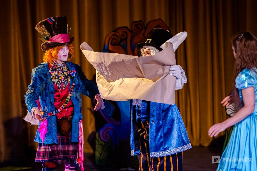 New Year in Wonderland - Новый год в Стране Чудес in Dubai: Gallery Photo 3qber8