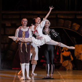 Photo from Cinderella in Manama in Manama: Gallery Photo zm4r45