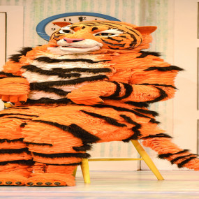 Photo from عرض للأطفال: مسرحية "النمر الذي جاء لاحتساء الشاي"  في البحرين! in المنامة: Gallery Photo zv5k87