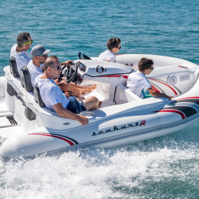 Фотография с Self-Drive Seakart Boat Tours - Drive It Yourself в Дубай: Галерея фото 3qbpj1