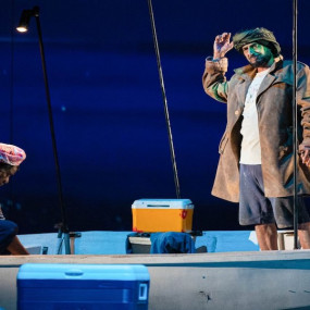 38v4w6 استديو الصور :أبوظبي في المسرح الإماراتي: ميادير في المجمع الثقافي في أبو ظبي.