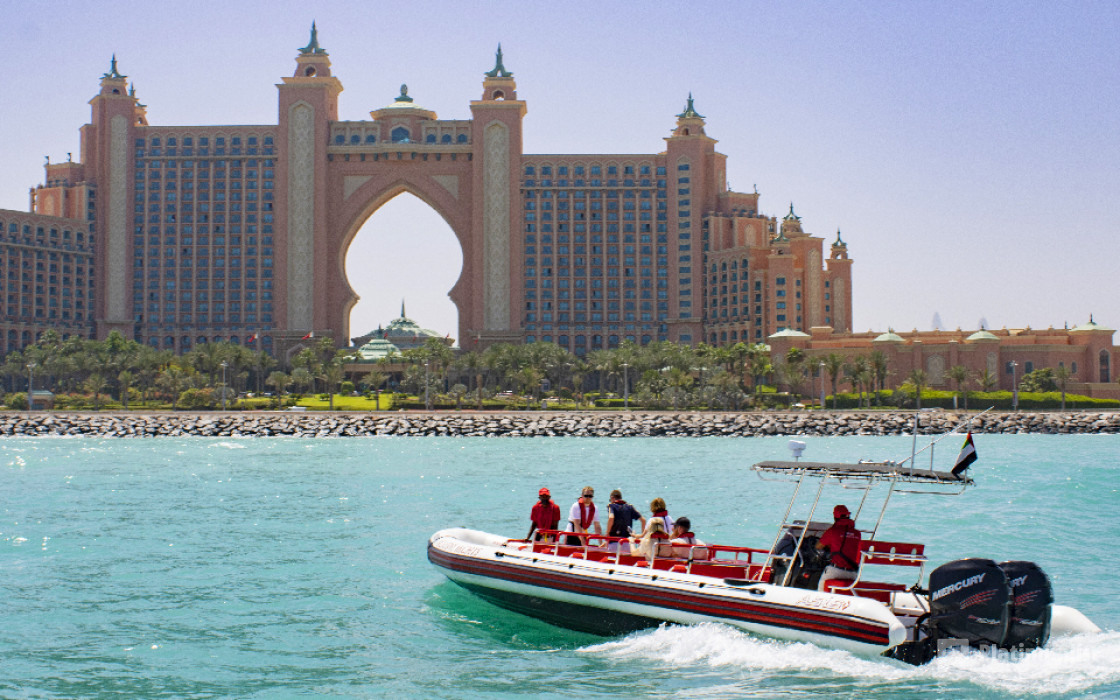 3x8kqd استديو الصور :دبي في جولة مع مرشد لمدة 90 دقيقة للاستمتاع بالمناظر الجميلة في دبي.