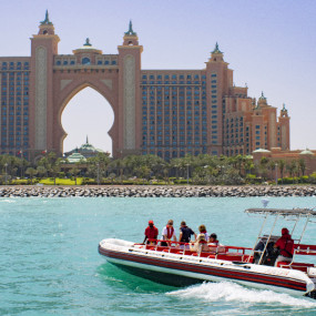 3x8kqd استديو الصور :دبي في جولة مع مرشد لمدة 90 دقيقة للاستمتاع بالمناظر الجميلة في دبي.