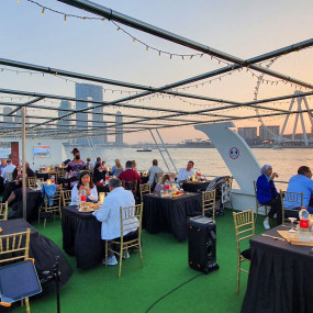 Dubai Marina Sunset Cruise with Live Music & Open Bar in Dubai: Gallery Photo zv5k70