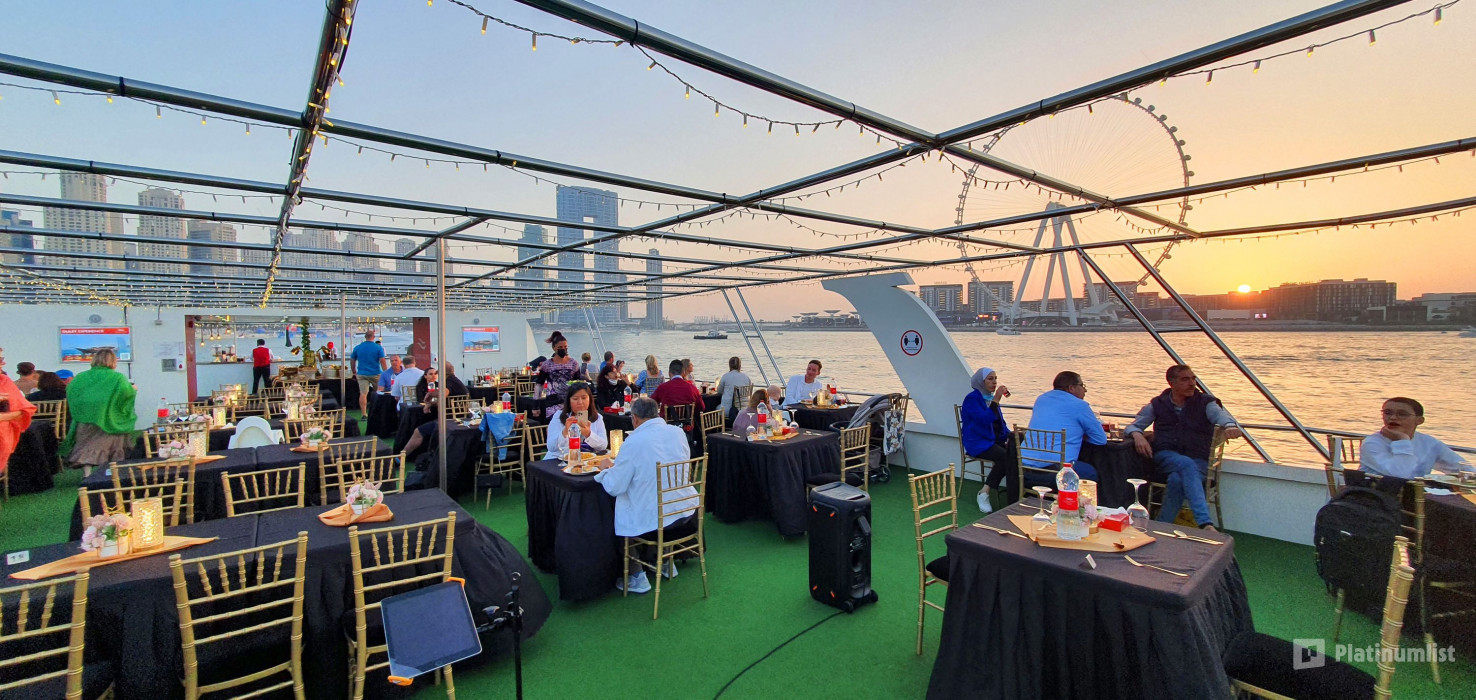 Dubai Marina Sunset Cruise with Live Music & Open Bar in Dubai: Gallery Photo zv5k70