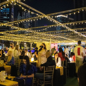 Photo from Dubai Marina Dinner Cruise with Live Music & Open Bar in Dubai: Gallery Photo 34k4dv