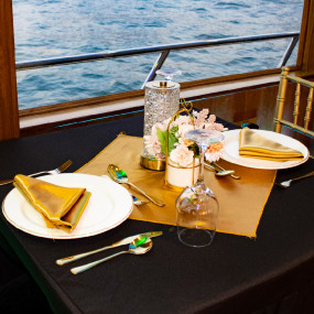 Photo from Dubai Marina Dinner Cruise with Live Music & Open Bar in Dubai: Gallery Photo zw5v84