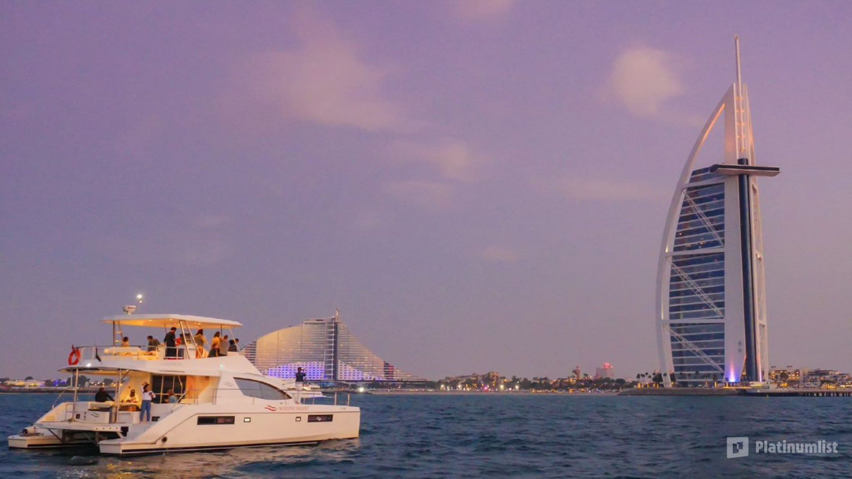Dubai Marina Two-hour Yacht Tour with Dining in Dubai: Gallery Photo 3pe8dx