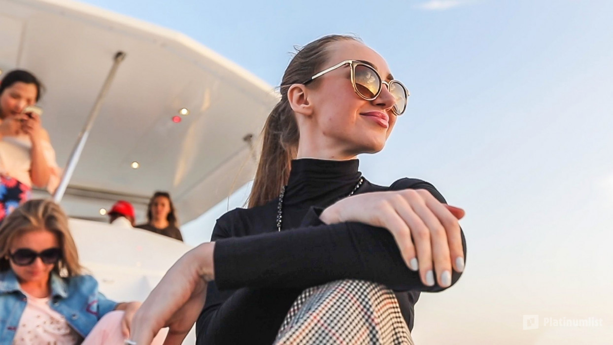 Dubai Marina Two-hour Yacht Tour with Dining in Dubai: Gallery Photo 3jk0yy