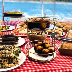 Photo from Dubai Marina Two-hour Yacht Tour with Dining in Dubai: Gallery Photo 35d46d