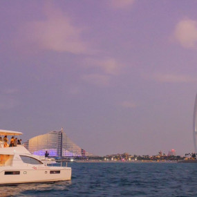 Dubai Marina Three-hour Yacht Tour with Lunch in Dubai: Gallery Photo 34k41y