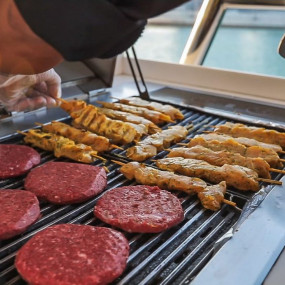 Photo from Dubai Marina Three-hour Yacht Tour with Lunch in Dubai: Gallery Photo zgk50y