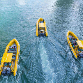 60 Minute - Corniche Abu Dhabi Sightseeing Boat Tour in Abu Dhabi: Gallery Photo 3y58dq