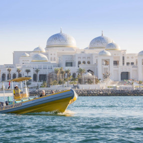 Photo from 60 Minute - Corniche Abu Dhabi Sightseeing Boat Tour in Abu Dhabi: Gallery Photo zm4vw5