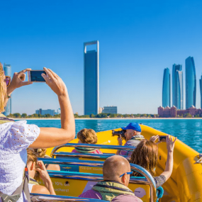 Photo from 60 Minute - Corniche Abu Dhabi Sightseeing Boat Tour in Abu Dhabi: Gallery Photo 3pe2pq