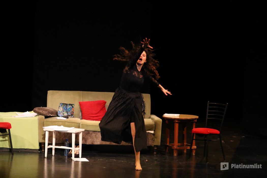 38vpxq استديو الصور :الشارقة في مسرحية مجدرة حمراء على مسرح القصبة في الشارقة