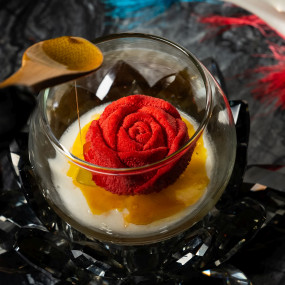 Photo from “Escape” Dessert Dining Experience at Brix Restaurant, Dubai in Dubai: Gallery Photo zoog4e