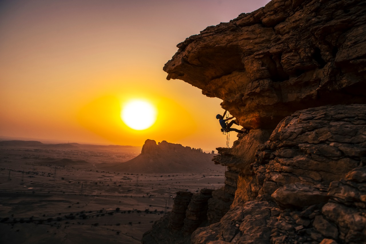 Photo from Edge Of The World With Dinner in Riyadh: Gallery Photo 3peoxy