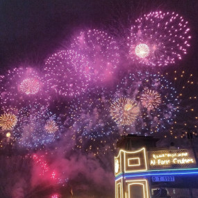 Luxury Canal Dhow Cruise with La Perle Show in Dubai: Gallery Photo 3peorx