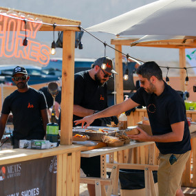 Photo from مهرجان طعام "لحم وجبال" في منتزه جبل حفيت الصحراوي، العين in العين: Gallery Photo zooq2b