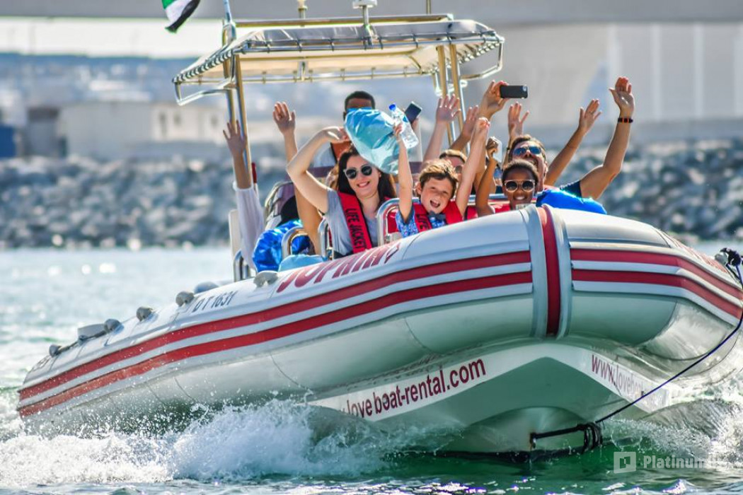 Love Boats in Dubai in Dubai: Gallery Photo zgk76r