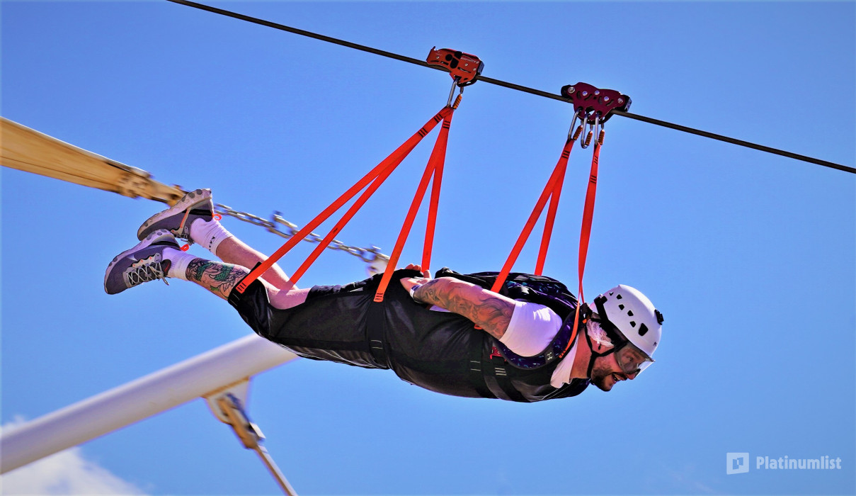 Jebel Jais Flight – World’s Longest Zipline in RAK: Gallery Photo 3x824m Jebel Jais Flight – World’s Longest Zipline in RAK: Gallery Photo 3x824m